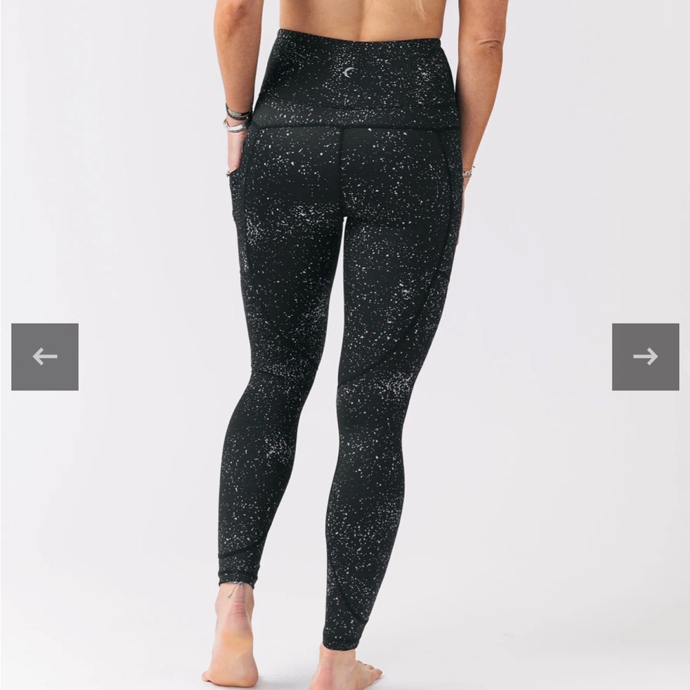 Black Reflective Pocket Light n Tight Hi-rise 7/8 24"
